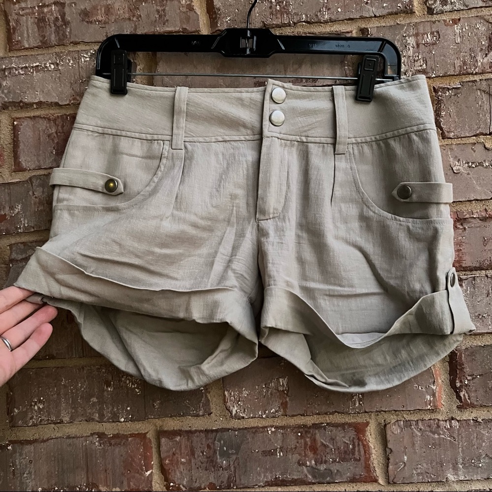 Alice and Olivia khaki shorts